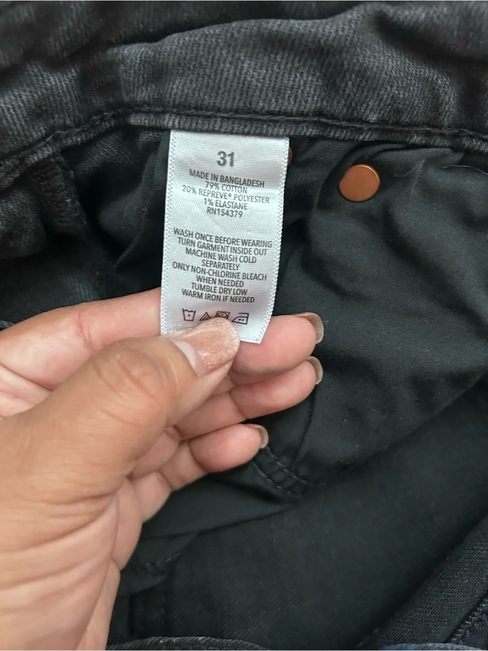 Aeropostale Men’s Black Distressed Slim Jeans